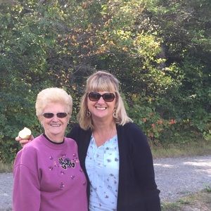 Meet your Posher, Lori